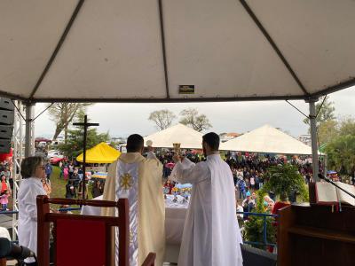 Missa em louvor ao Bom Jesus em Campo Mendes teve o PÃ¡roco SebastiÃ£o presidindo com liturgia da RÃ¡dio Campo Aberto